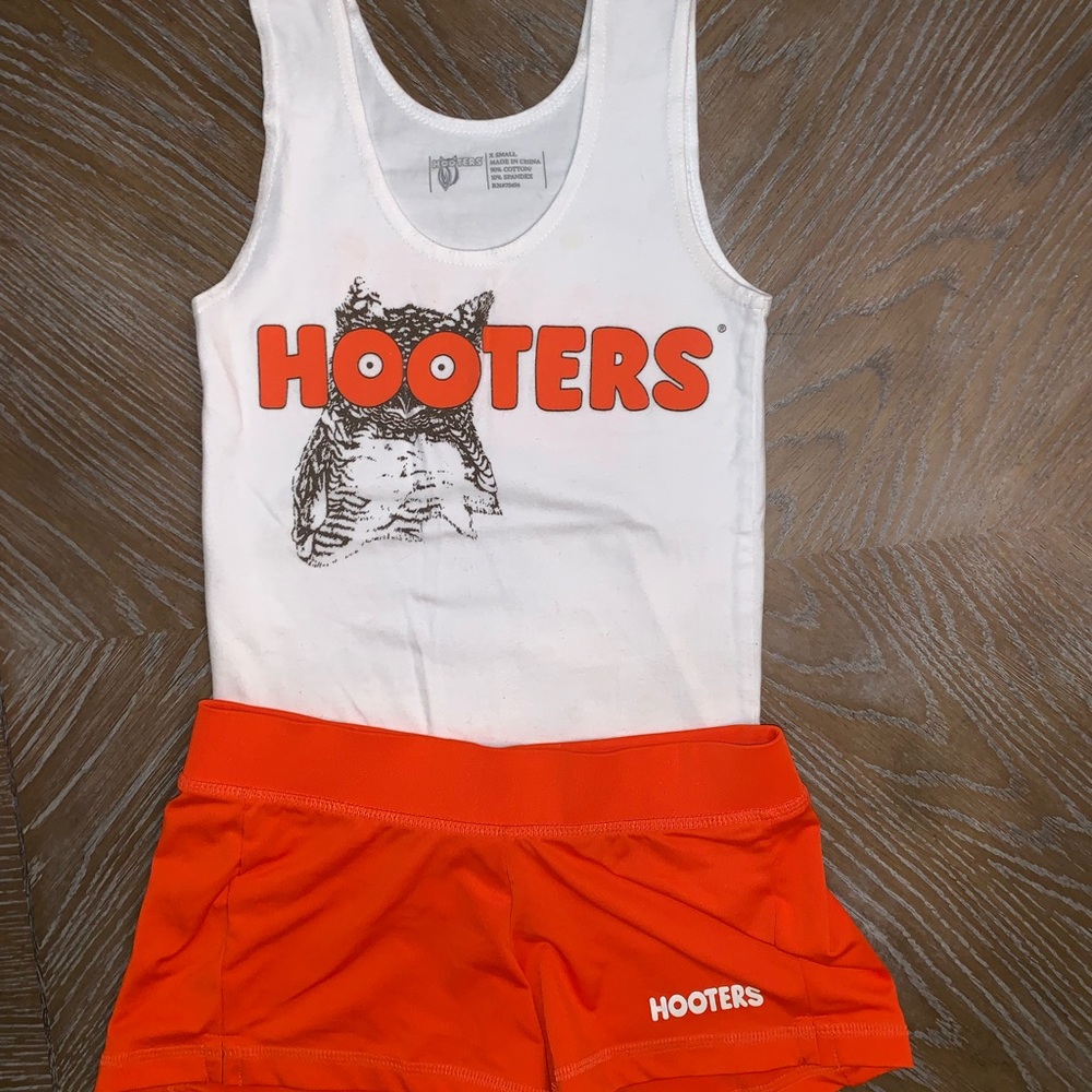 *last one* authentic hooters girl uniform 🎃